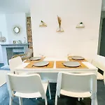 #n9 Le Champo T3 Close To The Centre 2 Bedrooms 아파트